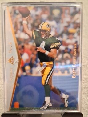 Brett Favre Green & Gold Packers Football Card Upper Deck